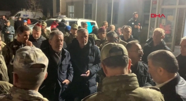 Bakanlar Akar ve Koca depreme toplantıda yakalandı