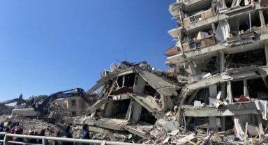 Hatay'da depremin 12. gününde defne apartmanından ses ve ısı alındı