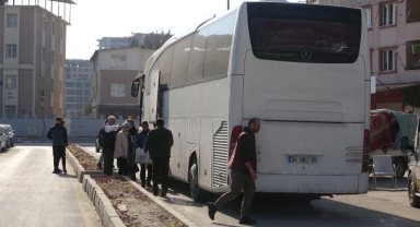 Hataylılar yerle bir şehri terk ediyor