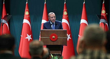 Cumhurbaşkanı Erdoğan: "Kılıç şakırtıları altında can alıp can vererek kendimize yurt eylediğimiz bu topraklarda kimseye ameliyat yaptırmayız"