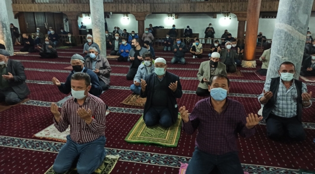 Afyonkarahisar'da Kadir Gecesi eda edildi