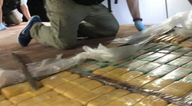 Aracın tabanından 139 kilo uyuşturucu çıkmıştı, şüpheliler adliyeye sevk edildi