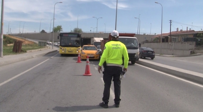 Arnavutköy'de "kemer takalım, hayatta kalalım" uygulaması yapıldı