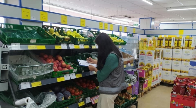 Aslanapa'da marketlerde ürün fiyat kontrolü