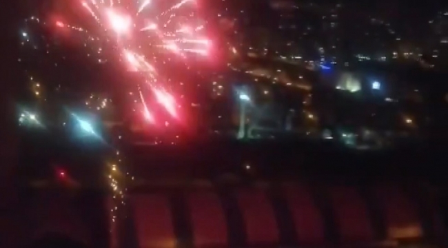 Ataşehir'de 'tam kapanma'da havai fişek gösterisi