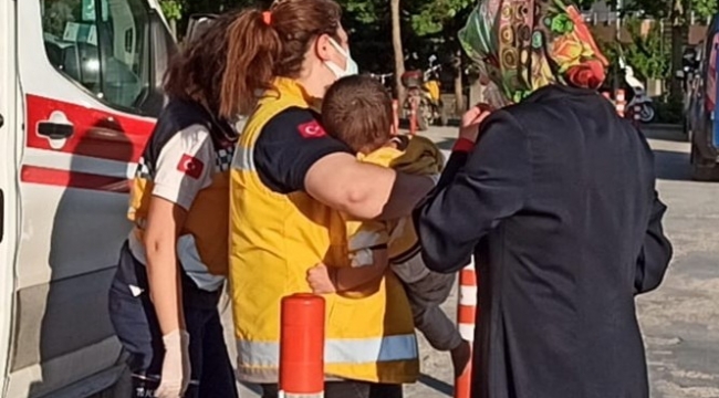 Balkondan düşen 3 yaşındaki çocuk yaralandı