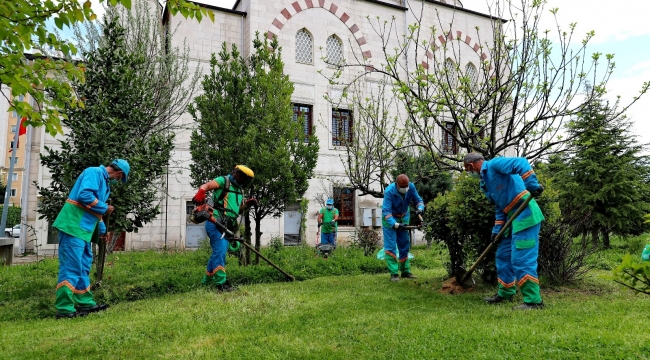 Başakşehir'de camilerde bayram hazırlığı başladı