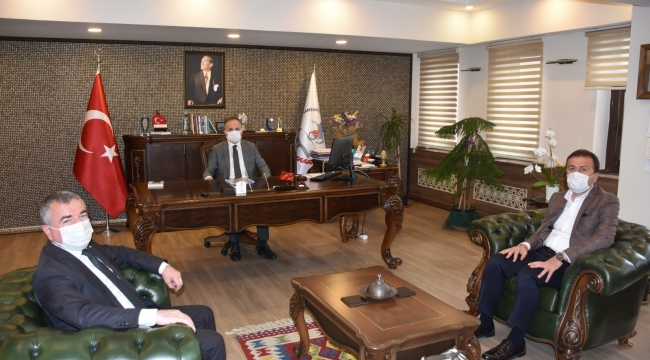 Başkan Özdemir: "Eğitim kurumlarımızın yanında olmaya devam edeceğiz"