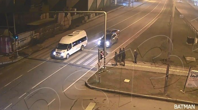Batman ve Mardin'de kural ihlali yapan araçların karıştığı kazalar kamerada