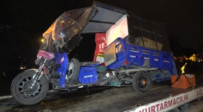 Boş yolda kırmızı ışık ihlali yapan motosikletli kazaya neden oldu: 1'i ağır 3 yaralı