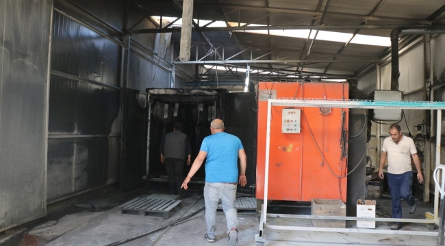 Boyahanede çıkan yangın itfaiye ekiplerince söndürüldü