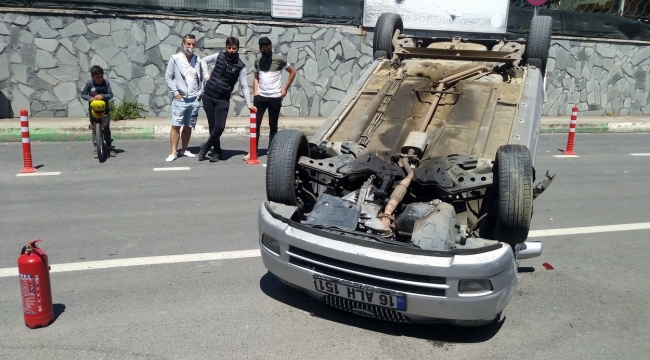 Bursa'da otomobil takla attı: 2 yaralı