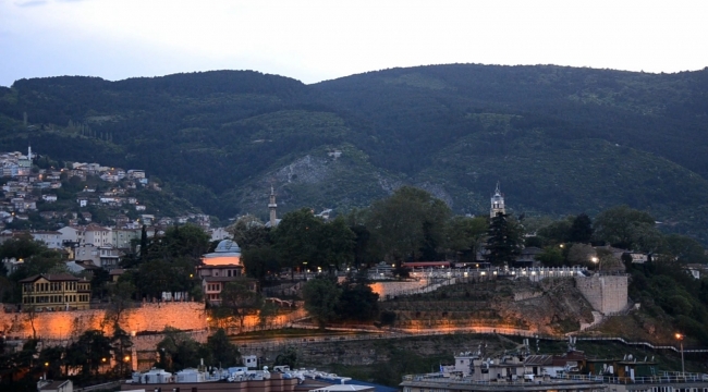 Bursa'da tophane surlarından ramazanın her günü patlayan iftar topu