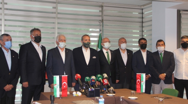 Bursaspor'da başkan adayları listelerini teslim etti