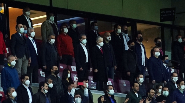 Derbide başkanlar yan yana