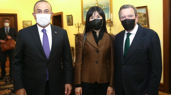 Dışişleri Bakanı Çavuşoğlu, Almanya'da eski Şansölye Schröder ve eski Dışişleri Bakanı Gabriel ile görüştü