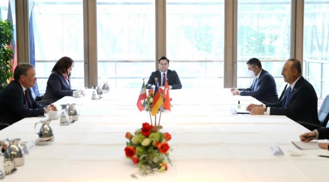 Dışişleri Bakanı Çavuşoğlu, Hristiyan Demokrat Parti Genel Başkanı Laschet ile görüştü