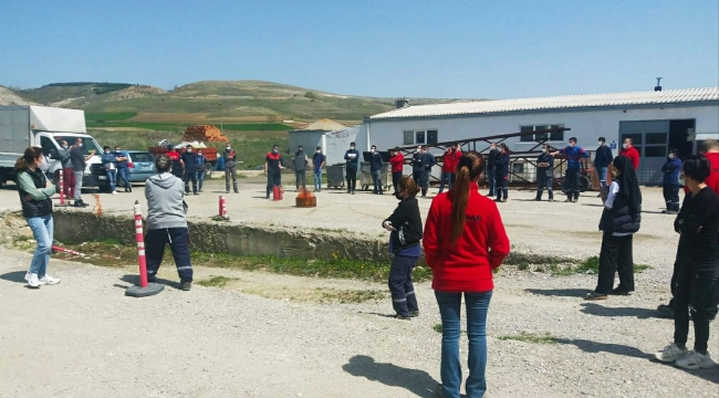 Fabrikalarda yangın eğitimi verildi