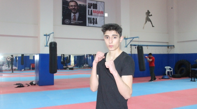 Genç sporcu, babasının izinden gidip şampiyonluklar elde etmek istiyor