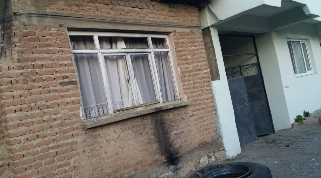 Hafriyat kamyonun tekerliği yerinden fırlayarak patladı