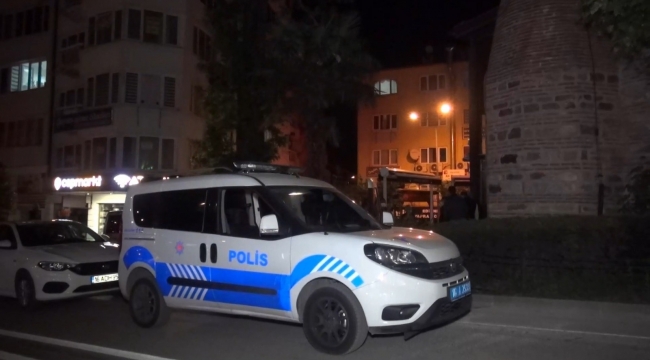 Hırsızlar caminin aydınlatmasını çaldı...