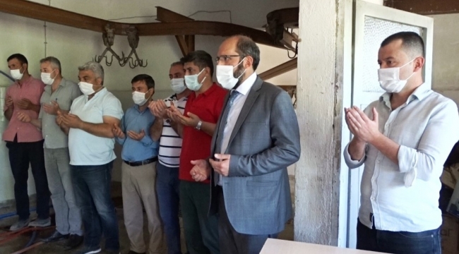 Hisarcık'ta şükür duası için 11 kurban kesildi