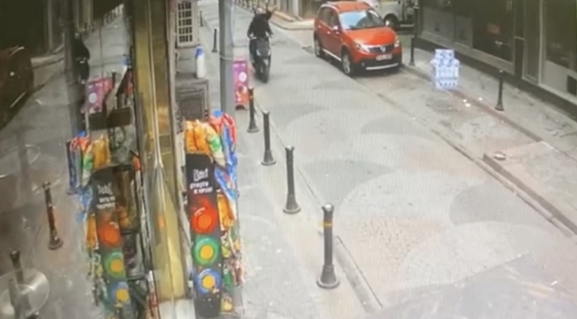 İstanbul'da pompalıyla genci öldüren kebapçının dükkanına silahlı saldırı kamerada