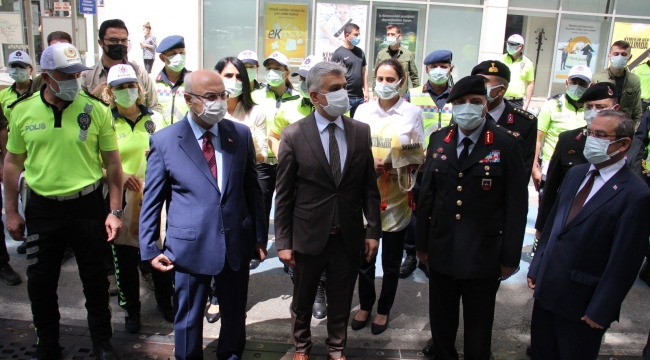 İzmir Valisi Yavuz Selim Köşger: "Sosyal hareketlilik azaldı, bulaş miktarı da azaldı"