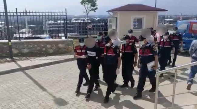 Jandarmadan zehir tacirlerine suçüstü; 5 kişi tutuklandı