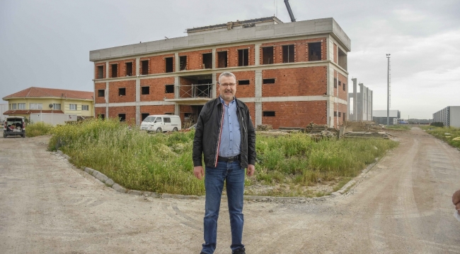 Karacabey'de spor kompleksi inşaatı tam gaz