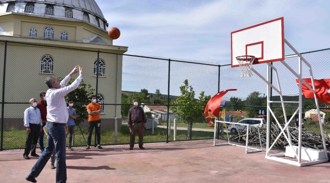 Karacabeyli gençlere spor alanı