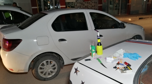 Kısıtlamada uyuşturucu maddeyle yakalanan 4 kişi gözaltına alındı