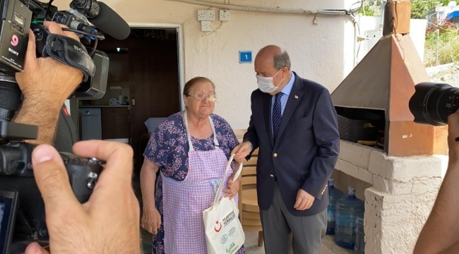 KKTC Cumhurbaşkanı Tatar, YTB'nin 'Gönül Köprüsü' projesi ile vatandaşlarla buluştu