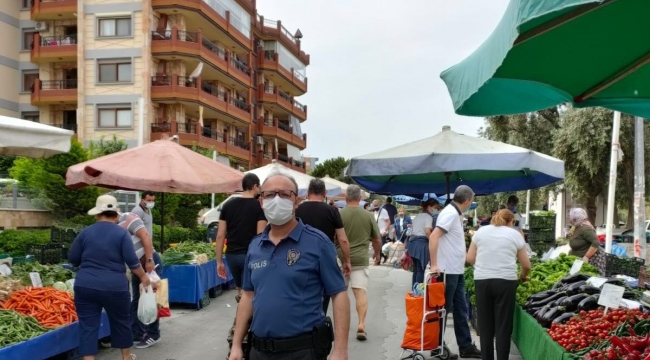 Kuşadası pazar yerlerinde sıkı denetim yapıldı