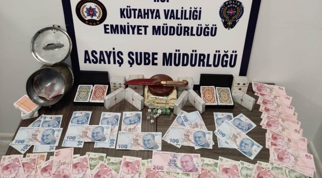 Kütahya'da kumar oynayan 19 kişiye 72 bin 591 lira para cezası