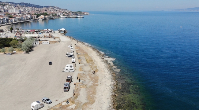 Milyonluk manzaralı evlerde bedava oturuyorlar