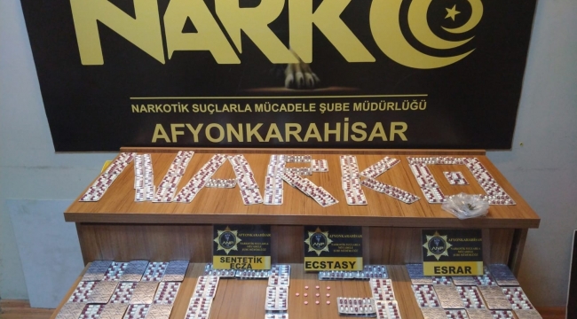 Narkotik polisi operasyon düzenledi, binlerce uyuşturucu hap ele geçirildi