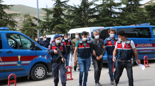 Niğde'de jandarma ekiplerinden uyuşturucu tacirlerine darbe: 6 gözaltı