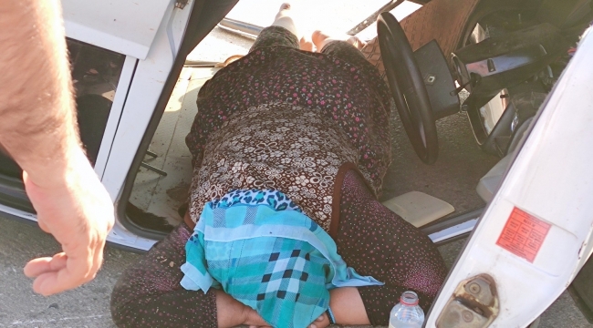 Otomobil duvara çarpıp takla attı: 1 yaralı