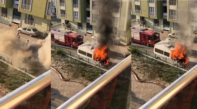 Park halindeki minibüs alev alev yandı