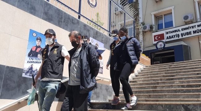 Polis kılığında eve girdiler bin 200 lira çaldılar