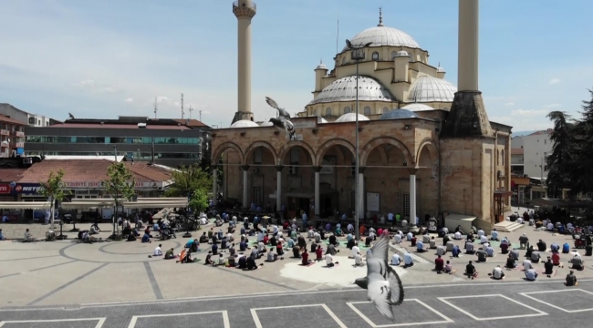 Ramazan ayının son cuması kılındı