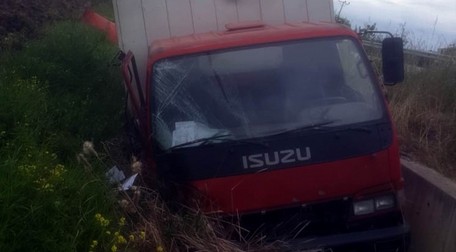 Samsun'da kamyonet su kanalına uçtu: 1 yaralı