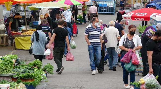 Semt pazarı kuruldu, vatandaşlar akın etti