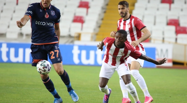 Süper Lig: Sivasspor: 0 - Medipol Başakşehir: 0