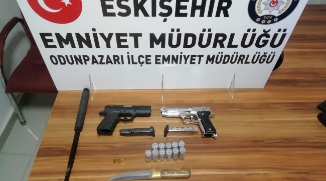 Şüpheli şahıslar üzerinde silah ve mühimmat ele geçirildi