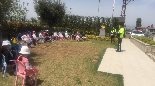 Sürücülere Trafik Haftası hediyesi