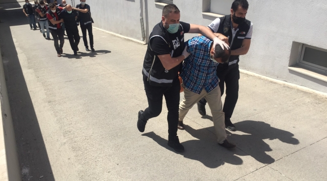Tabanca merakı öğretmeni silah kaçakçısı yaptı