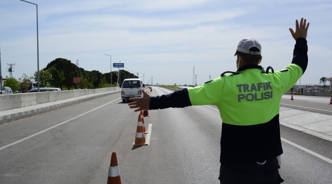 Tam kapanmada Kırklareli'nde denetimler hem havadan hem de karadan devam ediyor