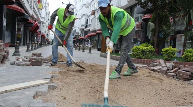 Tam kapanmayı fırsata çeviren belediye yolları onardı
